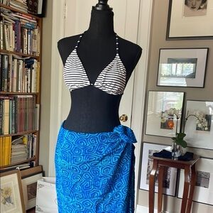 🌞🕶️👙J. Crew White and Blue Striped Bikini Top in Size S🌞🕶️👙